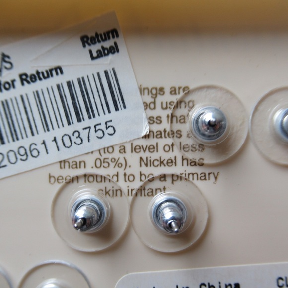 Pearl Earring Studs Set of 3 New - Picture 7 of 9